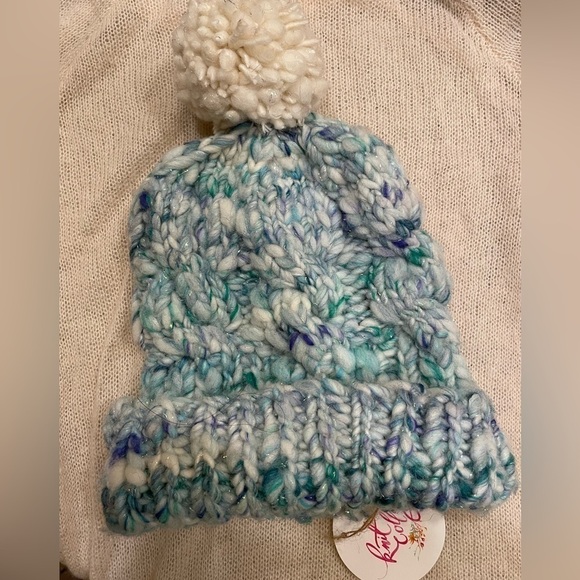 New - cozy Women’s beanie - Picture 1 of 3